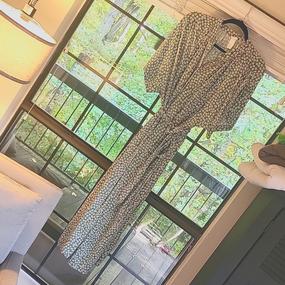 H&M Dresses & Skirts - Green floral tunic dress